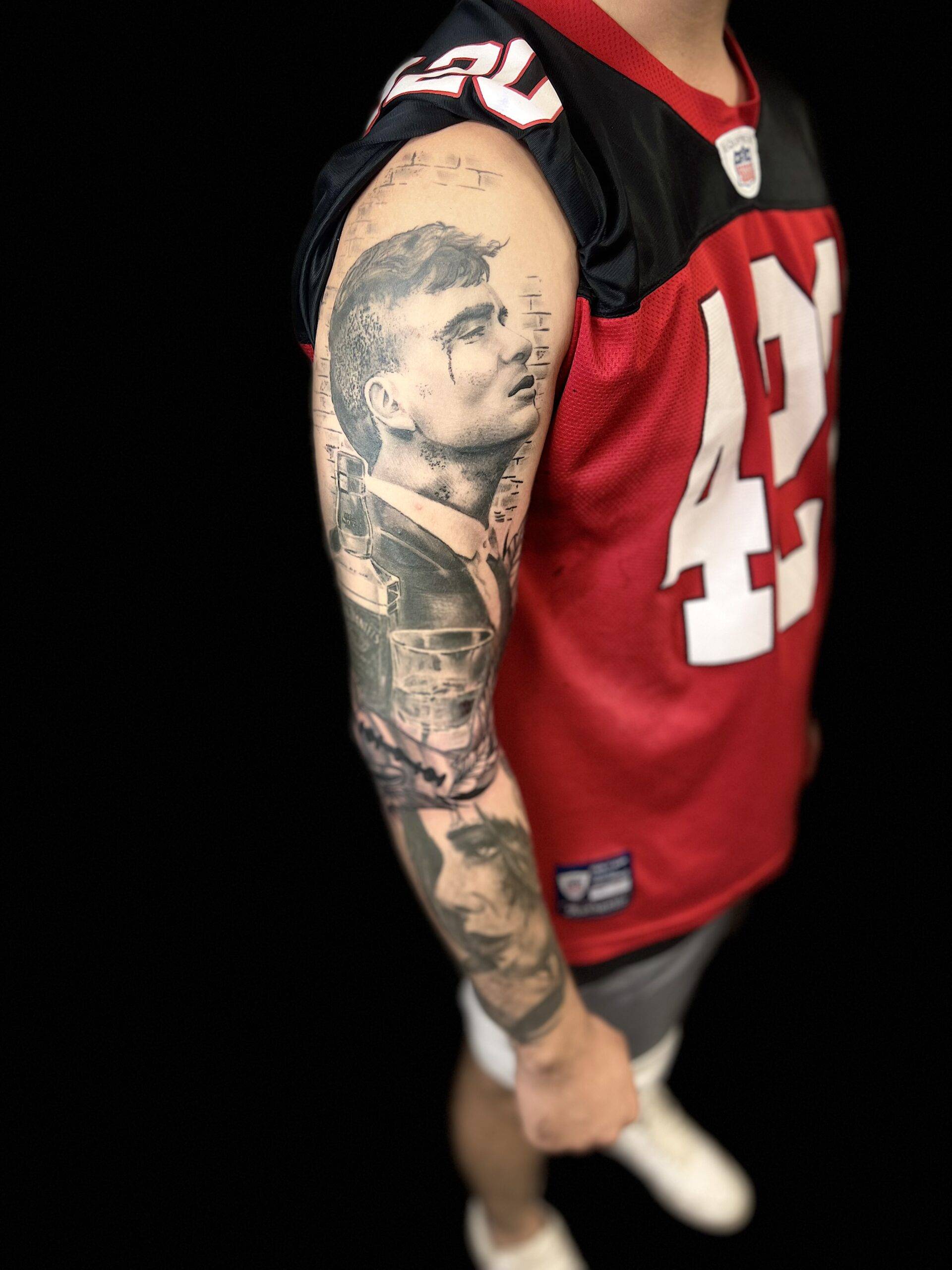 tatuaje realista personalizado peaky blinders