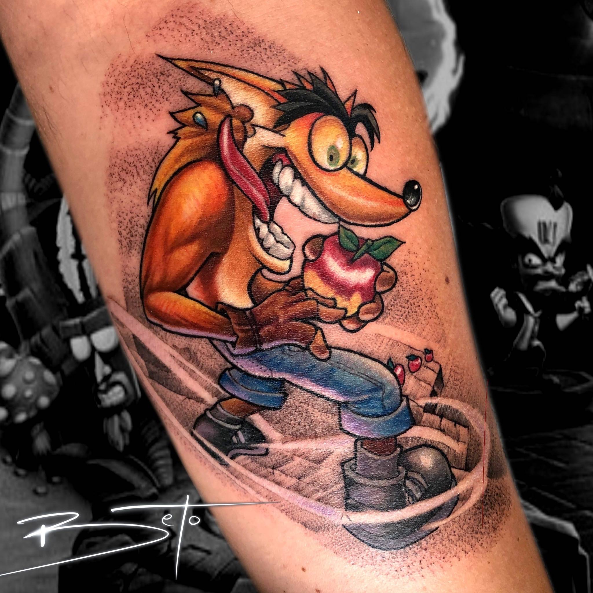 tatuaje crash bandicoot inkschool